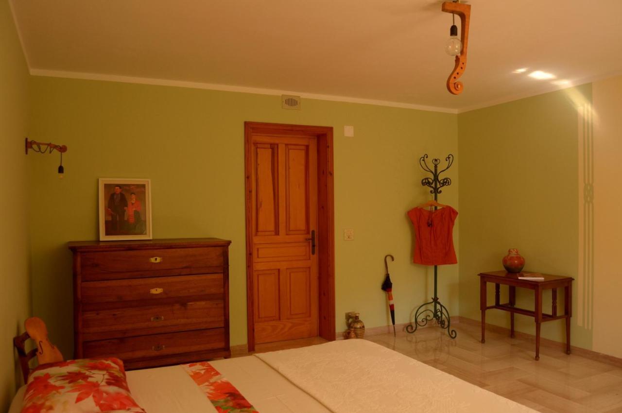 Par Tot Guest House โลโกโรตอนโด ภายนอก รูปภาพ
